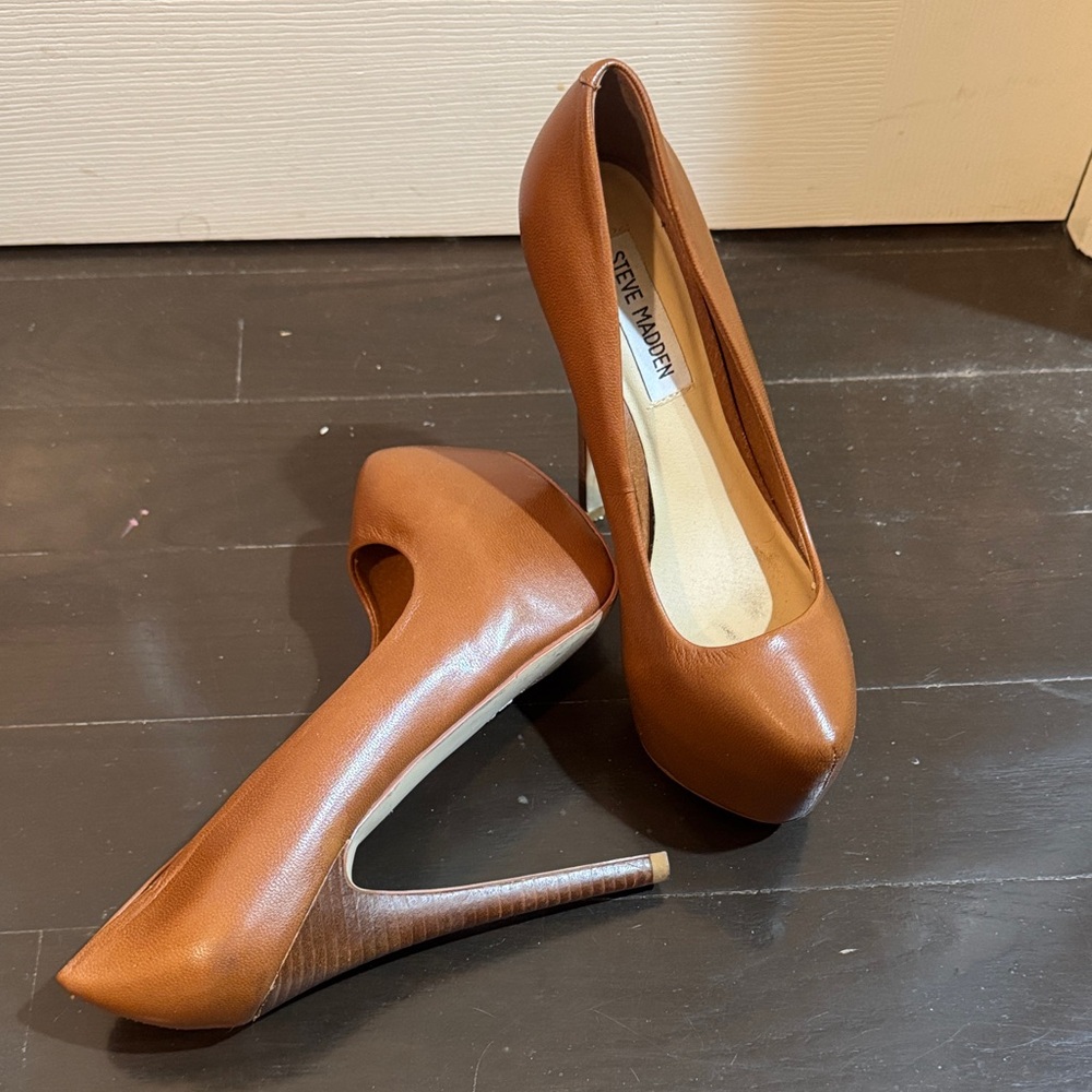 Steve Madden Tan High Heels